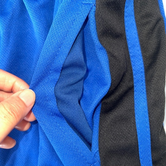 Lot Of 2 Piece Of Conversion Shorts. Polyester. Size Large. Blue & White. Pocket - Picture 7 of 8